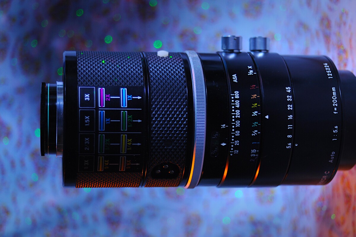 Location Macro Nikkor 200mm f/5,6 - Lightyshare
