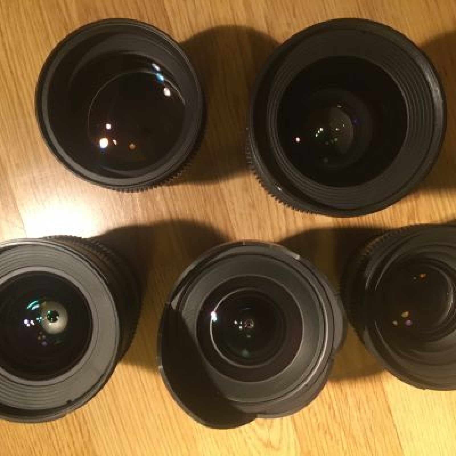 5 objectifs Samyang Cine monture EF : 14 - 24 - 35 - 50 - 85 mm - Photo 2 sur 2