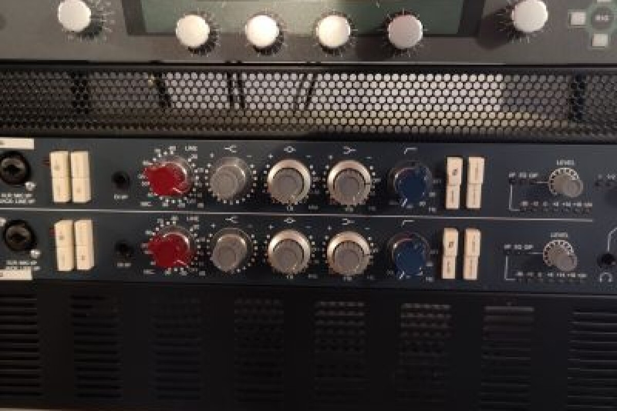 Location Préampli et EQ Neve 1073 DPX - Lightyshare
