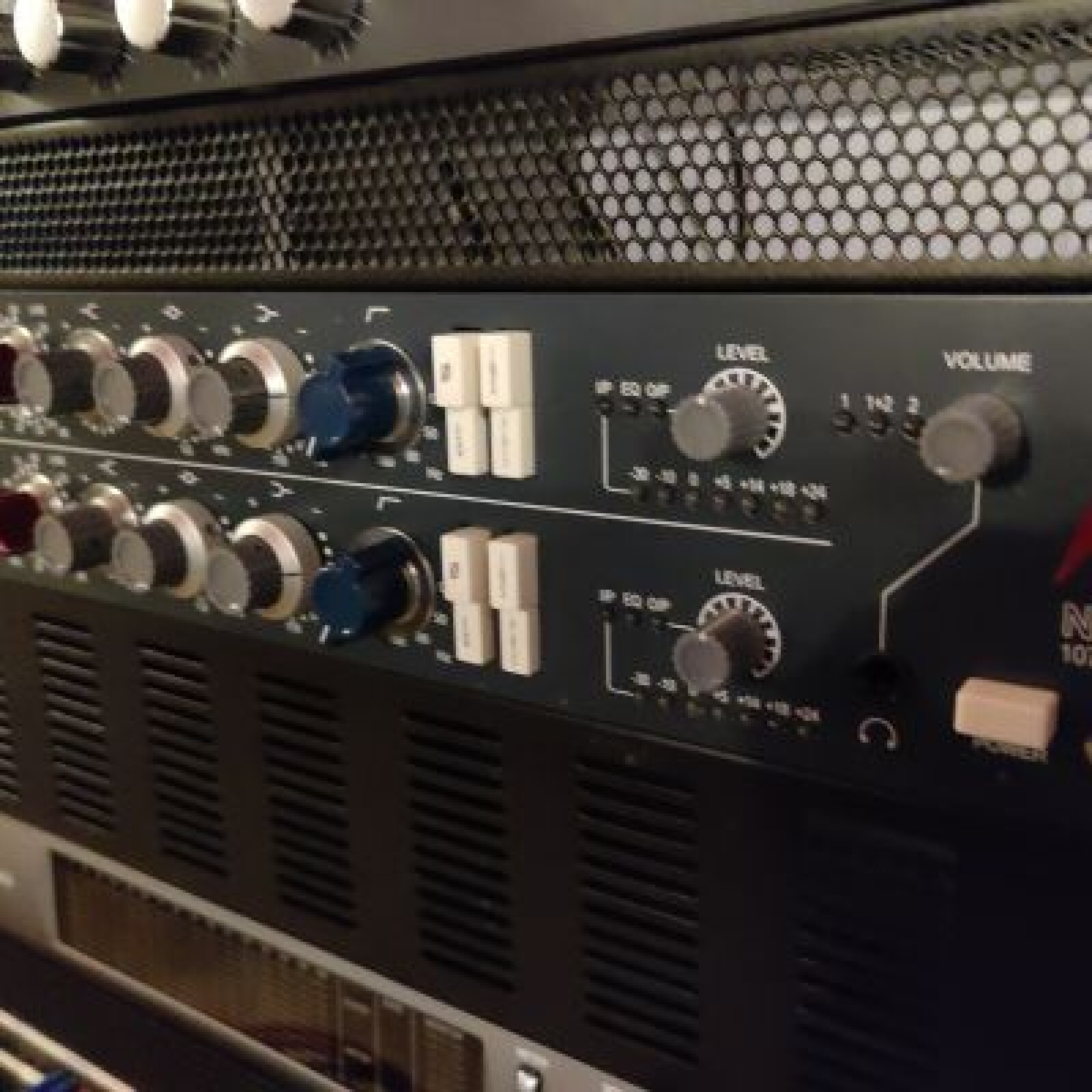 Préampli et EQ Neve 1073 DPX - Photo 2 sur 4