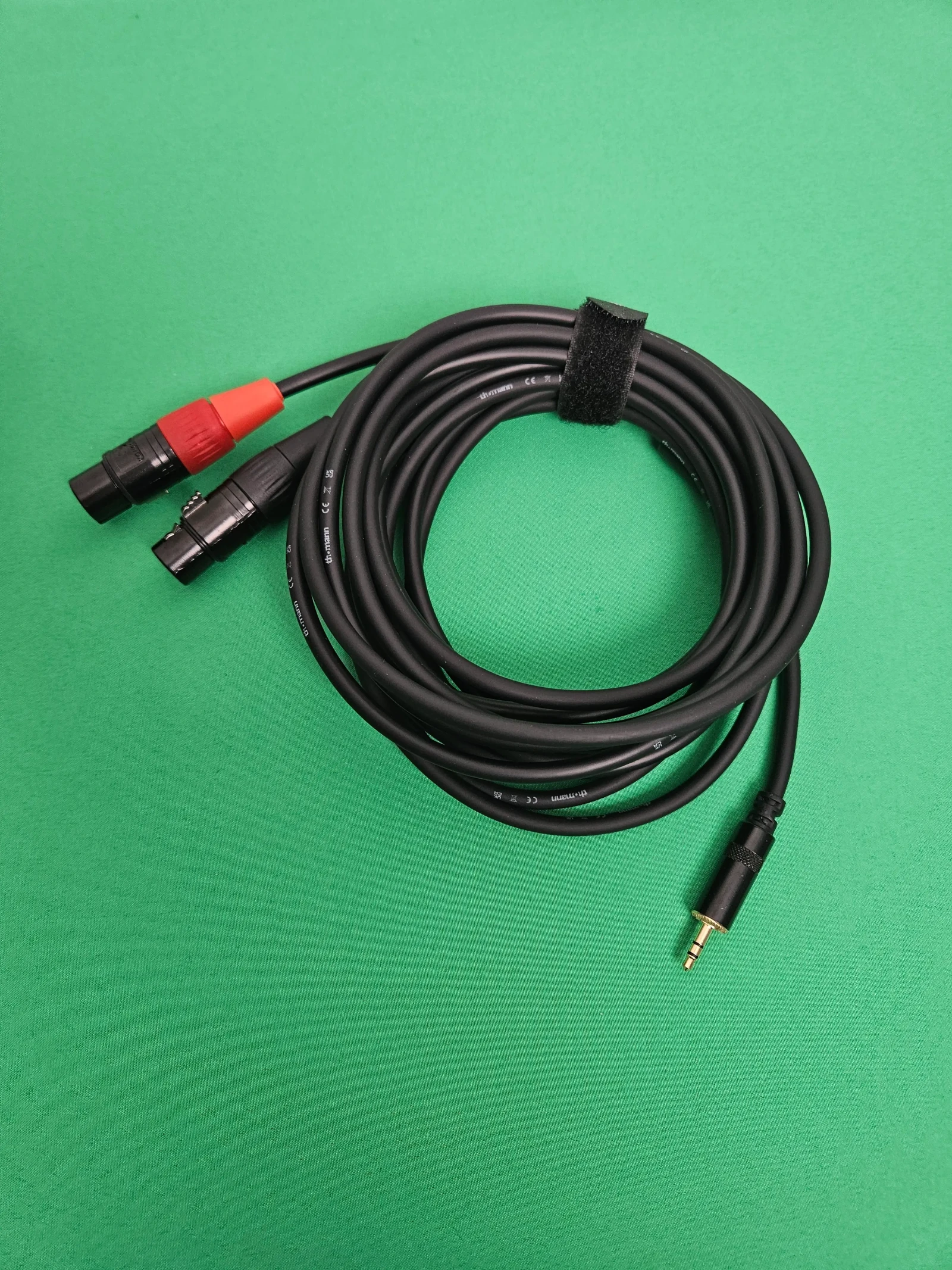 ZOOM LiveTrack L-8 - Photo 3 sur 4