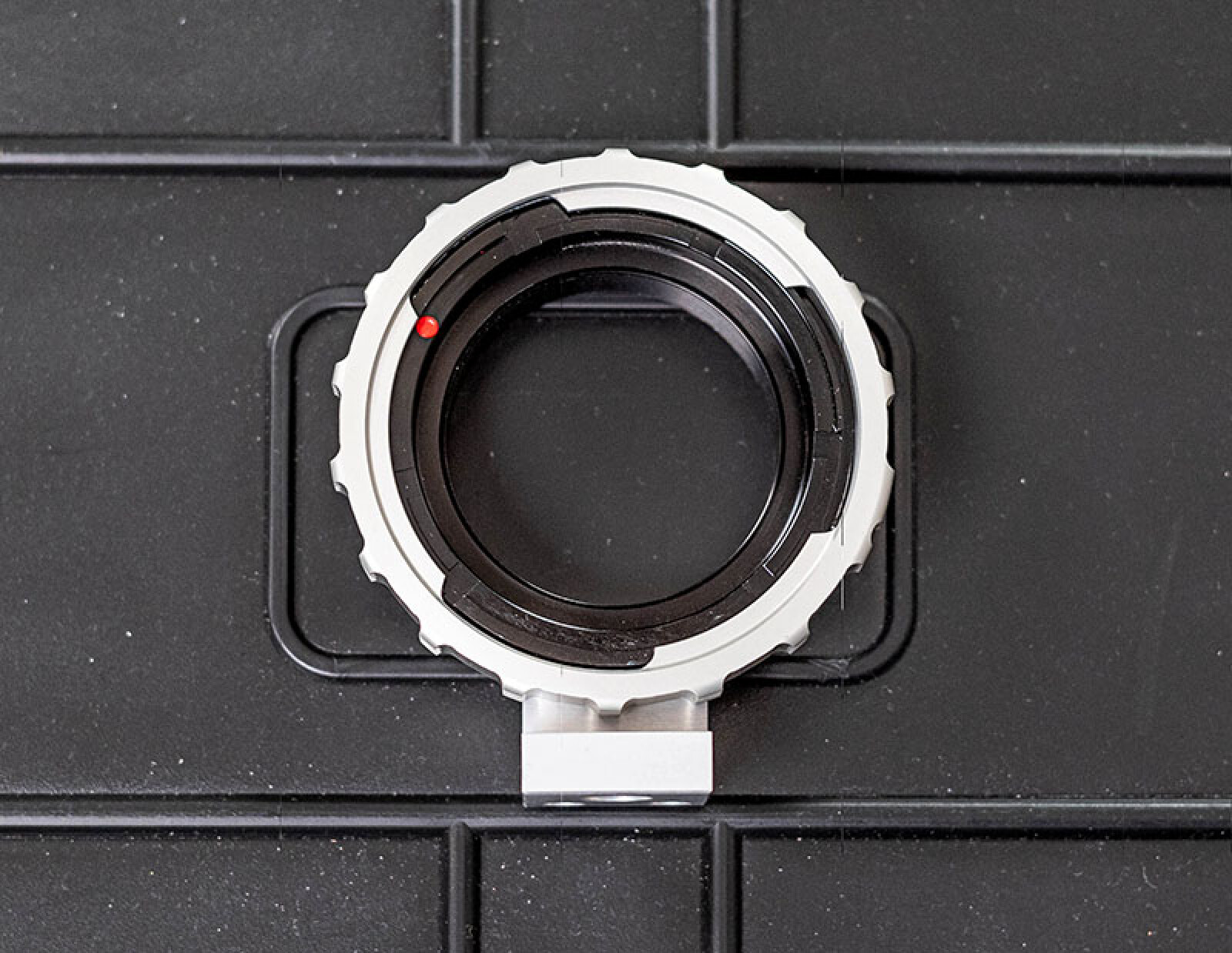 Adapter Mamiya 645 to Canon EF avec positive ‘lock mechanism’ - Photo 3 sur 3