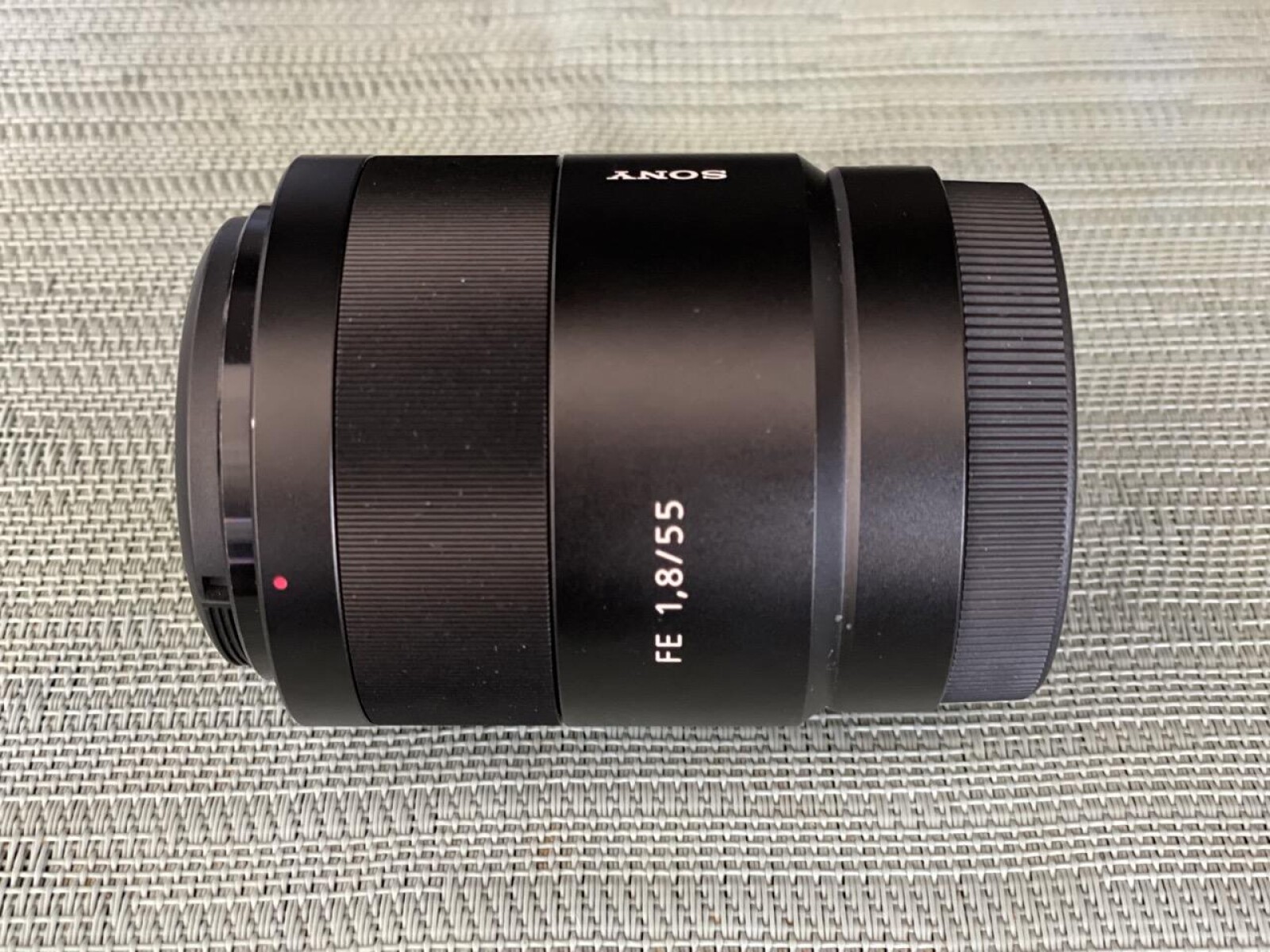 Objectif Sony Zeiss 55mm f/1.8 monture E - Photo 1 sur 2