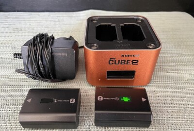 Location SONY ALPHA 7III + chargeur, batteries, cartes mémoire, cage et poignée