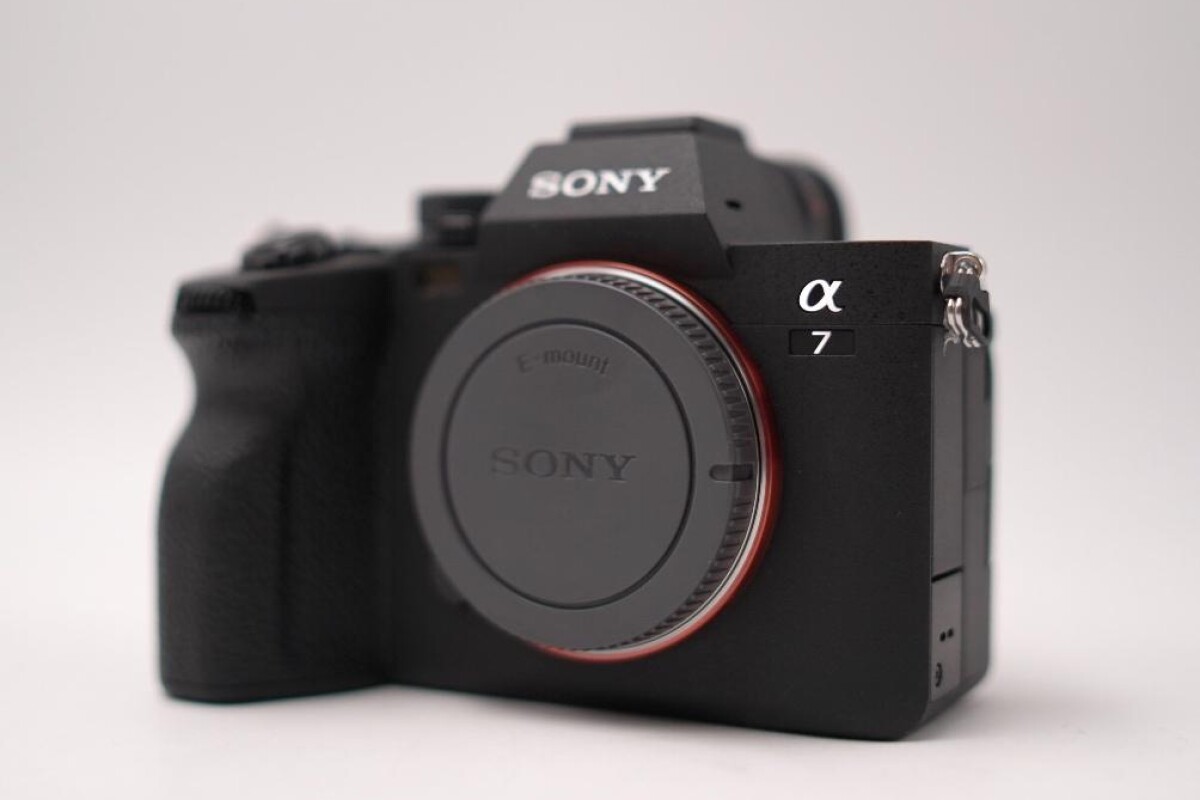 Location Pack Sony Alpha 7 IV + Zeiss 55mm f/1.8 - Lightyshare