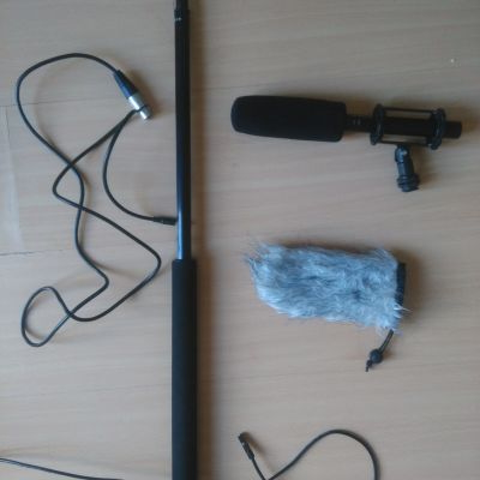 Pack son tournage pro : Boya BY-PVM1000 Microphone condensateur XLR + perche - Photo 1 sur 5