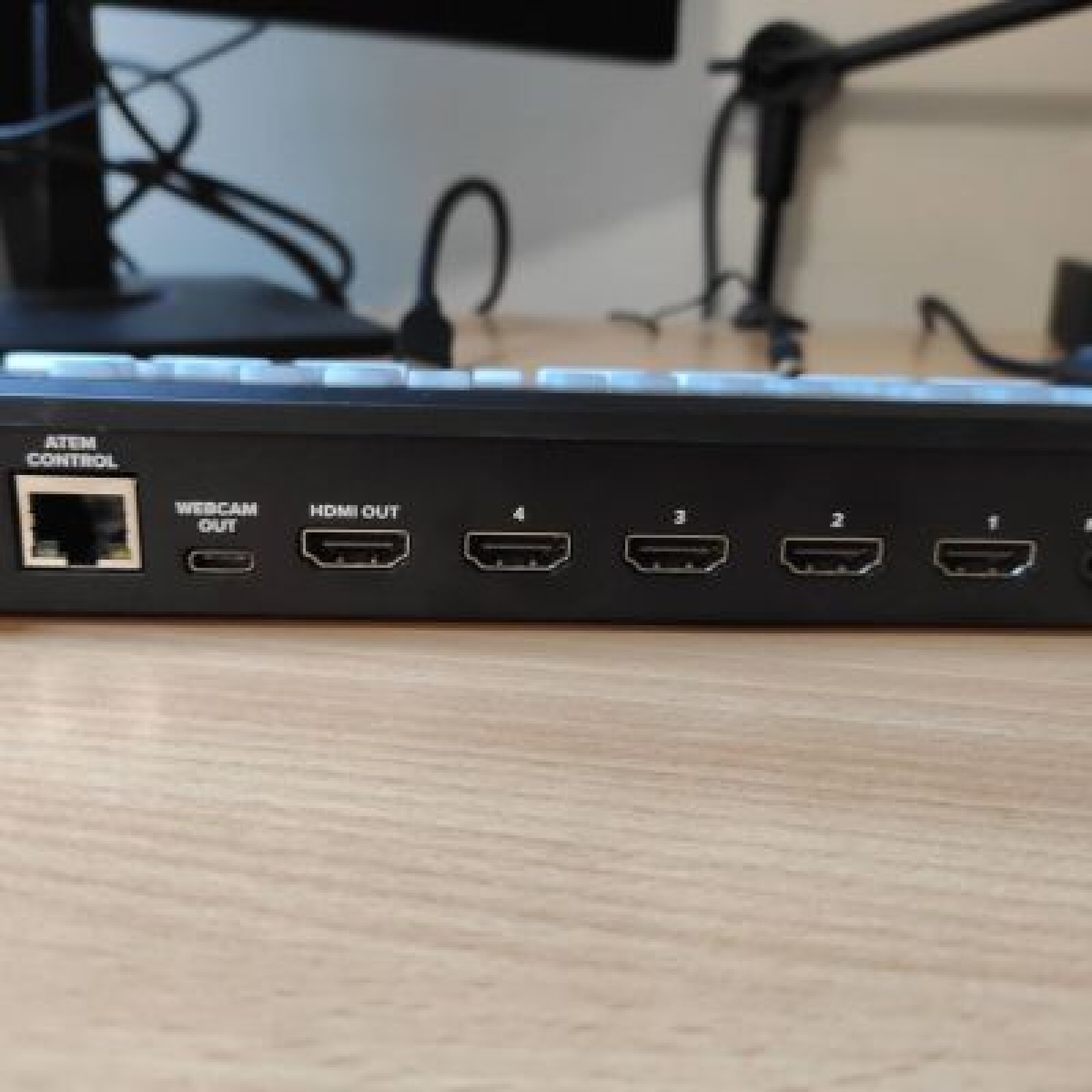 Blackmagic Design Atem Mini - Photo 2 sur 2
