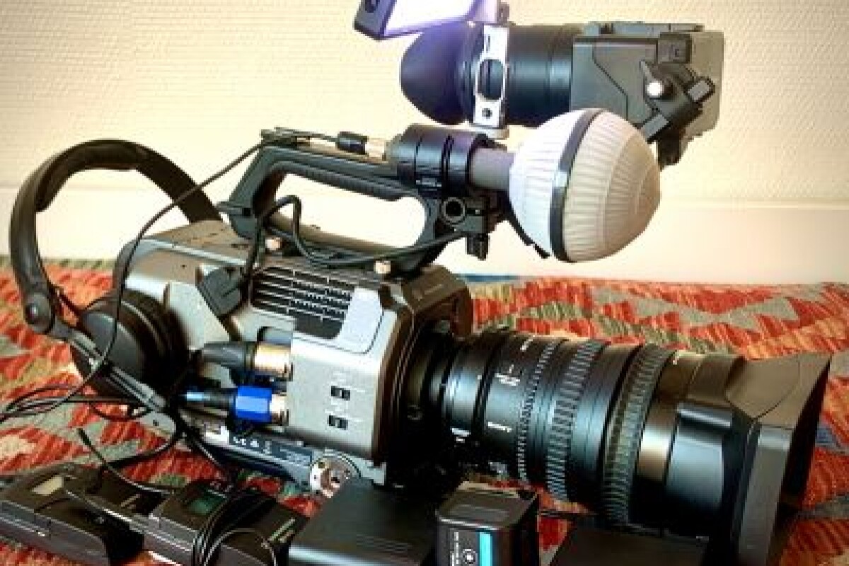 Location Sony FX9 + Optique SELP2813G 28-135mm F4 G OSS - Lightyshare