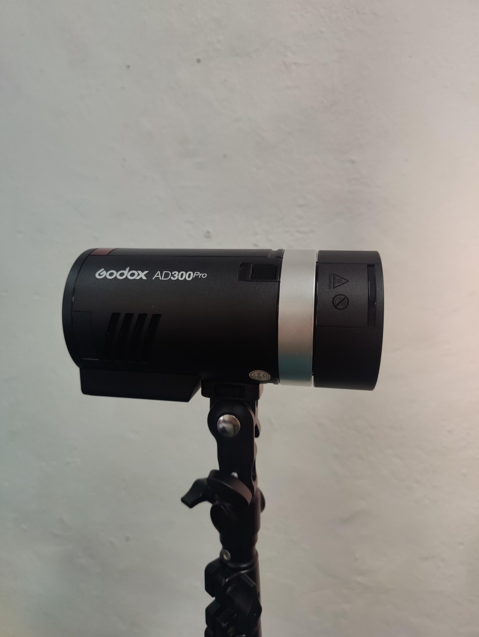 Flash Godox AD300 Pro - Photo 1 sur 4