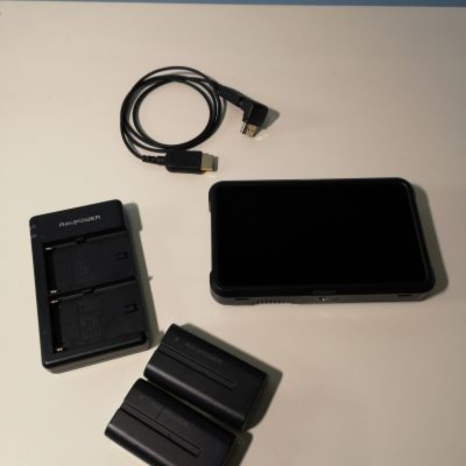 Pack régie Atem mini + cables HDMI + moniteur - Photo 3 sur 3