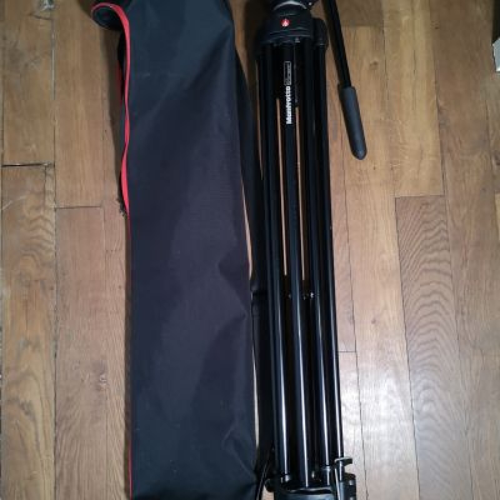 Trépied Manfrotto 547B + rotule 701 HDV - Photo 1 sur 1