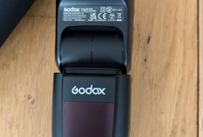 Location Godox V1
