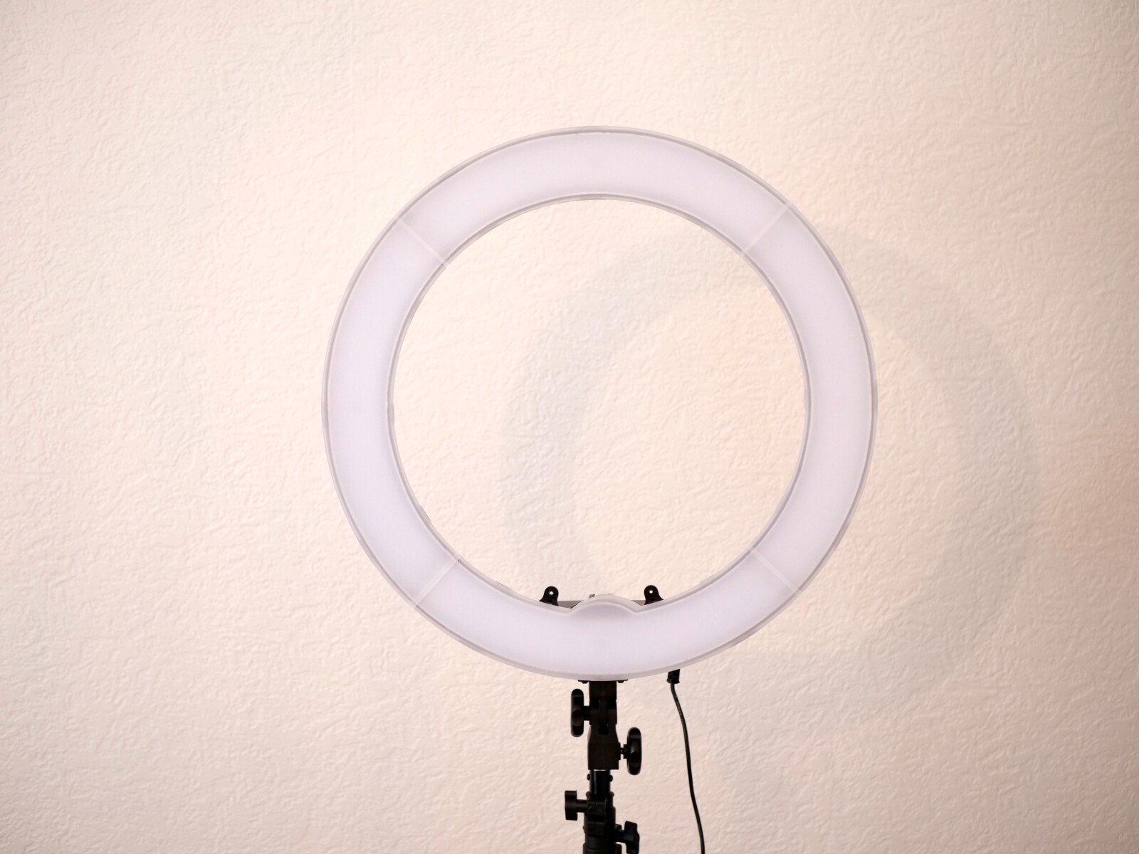 Neewer Ring Light 55W Led + Trépied  - Photo 1 sur 4
