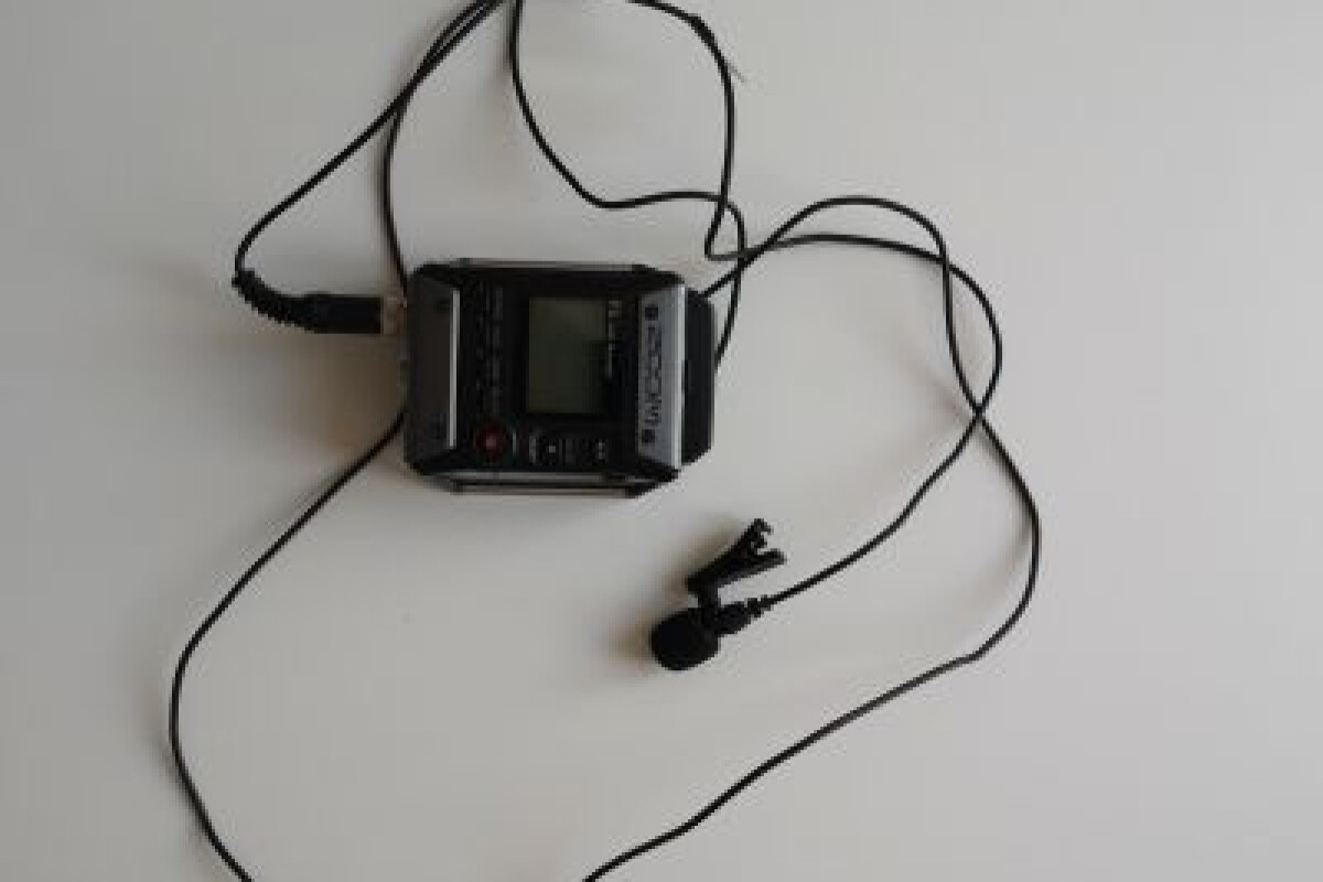 Location Micro cravate, enregistreur ZOOM F1 - Lightyshare