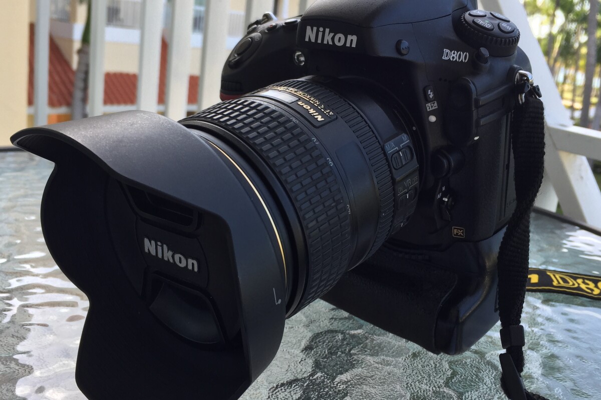 Location The Ultimate Package- Nikon D800 avec objectif Nikon "AF-S NIKKOR 24-120mm" et accessoires complets - Lightyshare