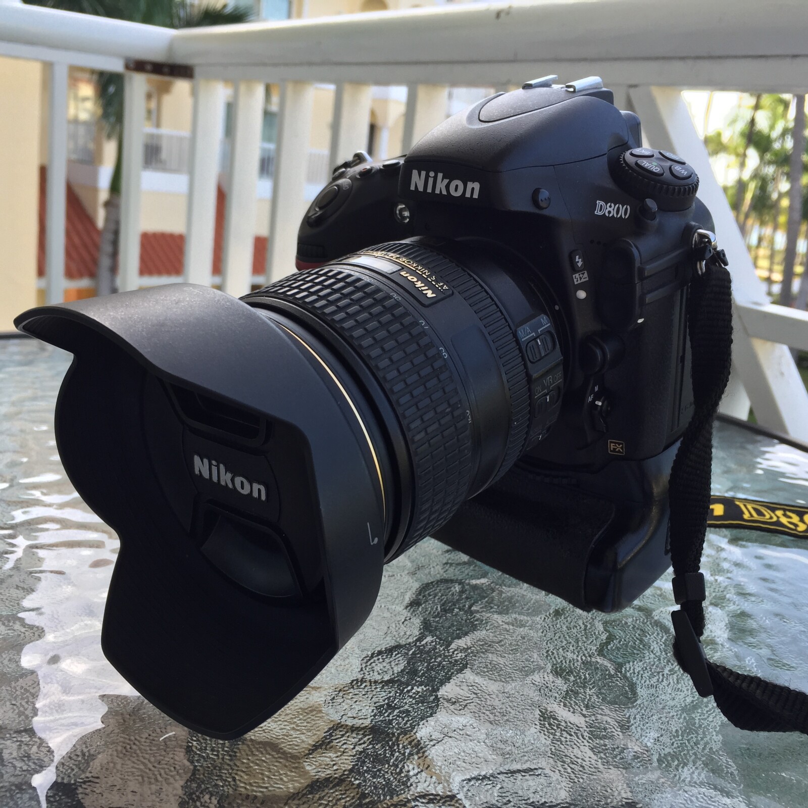 The Ultimate Package- Nikon D800 avec objectif Nikon "AF-S NIKKOR 24-120mm" et accessoires complets - Photo 1 sur 5