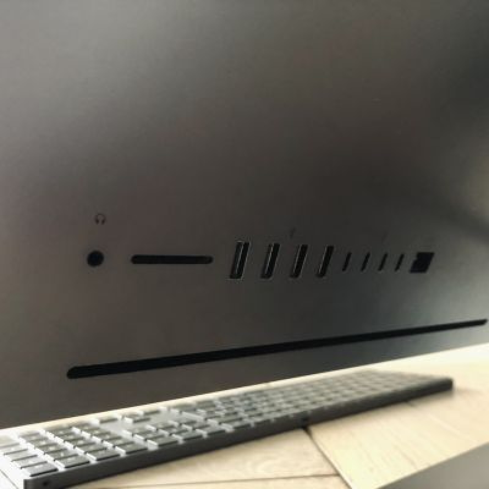 iMac Pro 2017 - Photo 2 sur 3