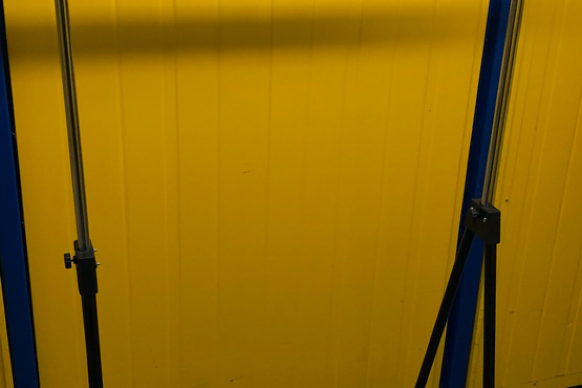 Location Portant à vêtements pliable et sur roulettes - Lightyshare