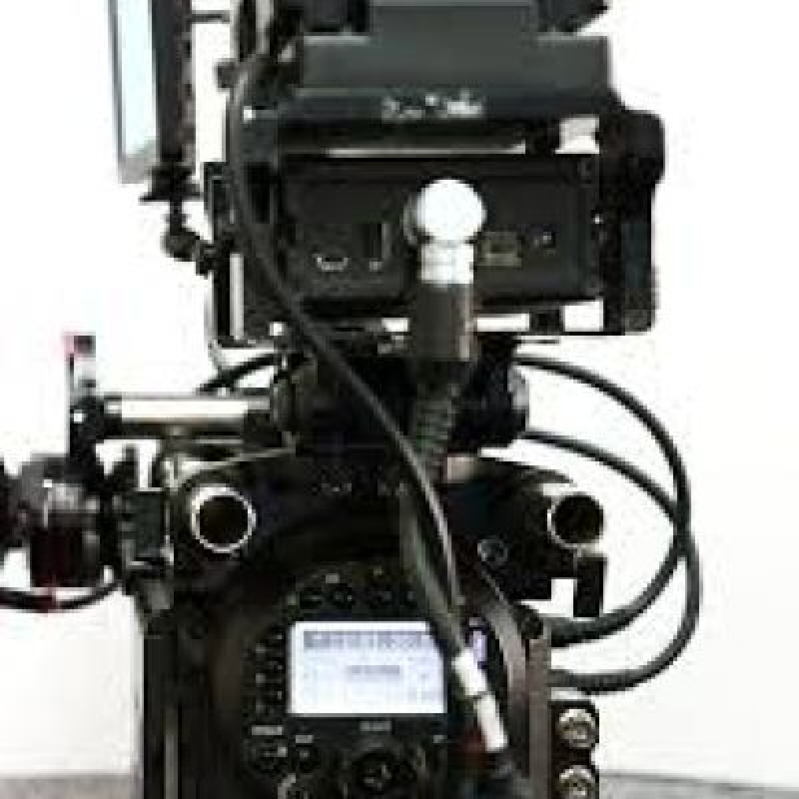 RED ONE MX KIT + OBJECTIF  XEEN 35MM - Photo 2 sur 4