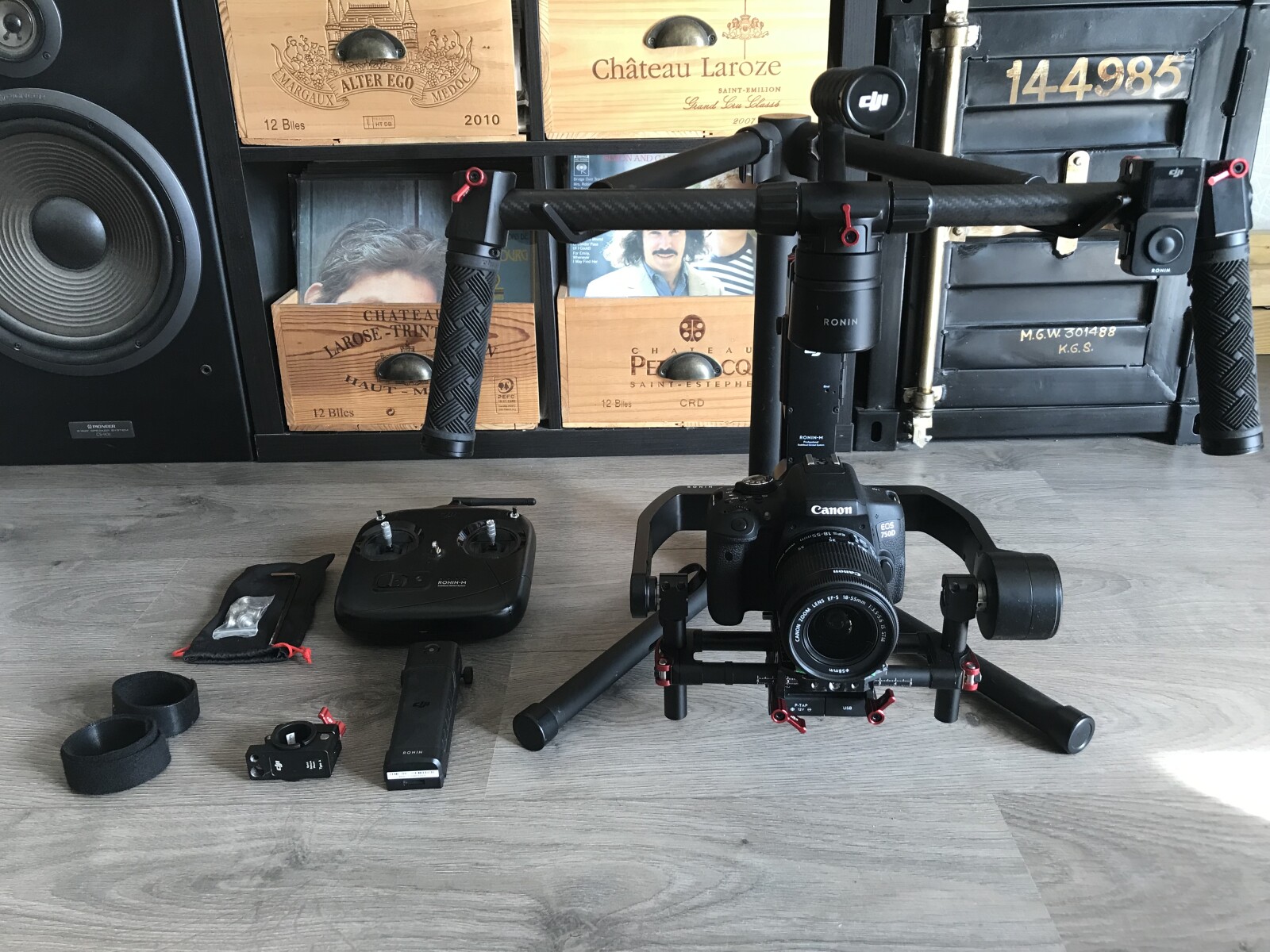DJI Ronin M +  DJI Thumb Controller (PACKAGE) - Rent - Paris Region - Photo 1 sur 2