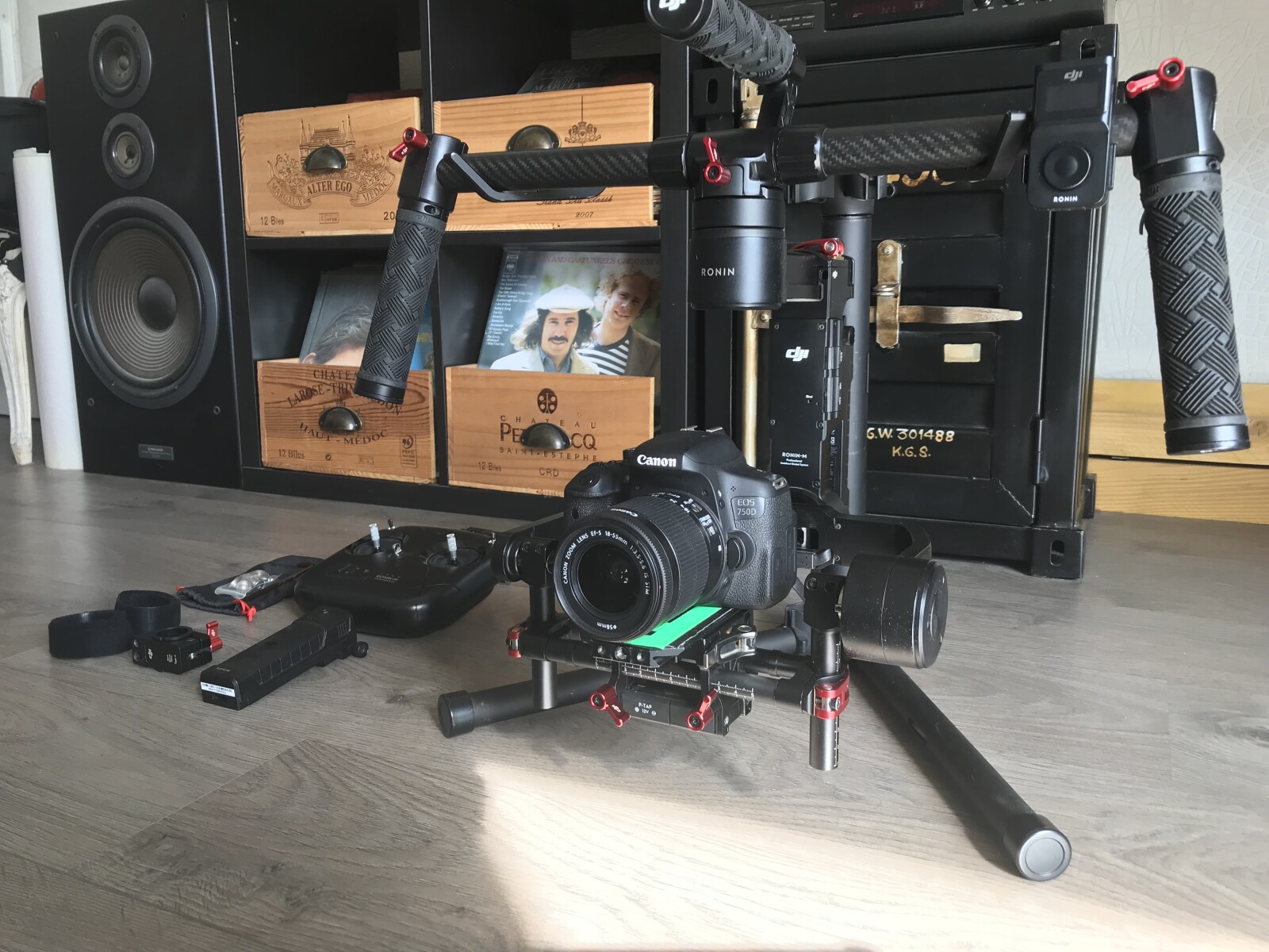 DJI Ronin M + Atomos Ninja Blade + Wireless Thumb Controller (PACKAGE) - Rent - Paris Region - Photo 2 sur 6
