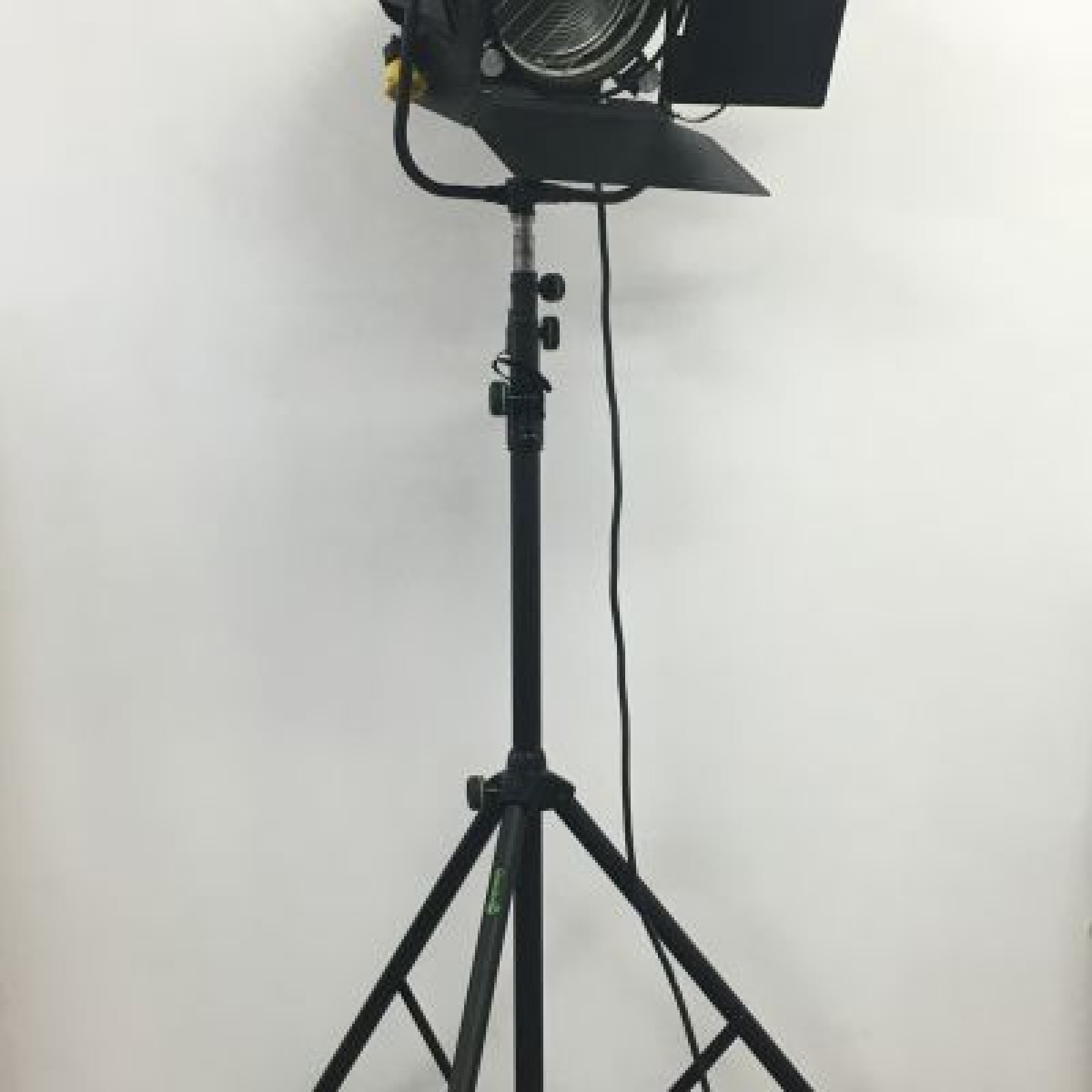 Fresnel 2KW - Photo 1 sur 4