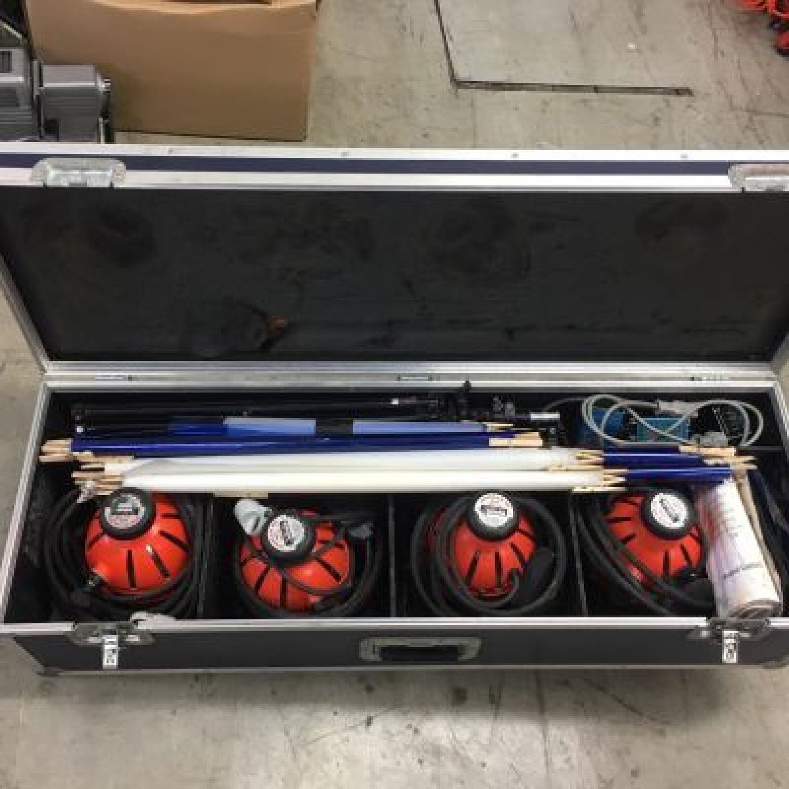 4 x Mandarines Ianebeam 800W + pieds  / Flightcase - Photo 1 sur 3