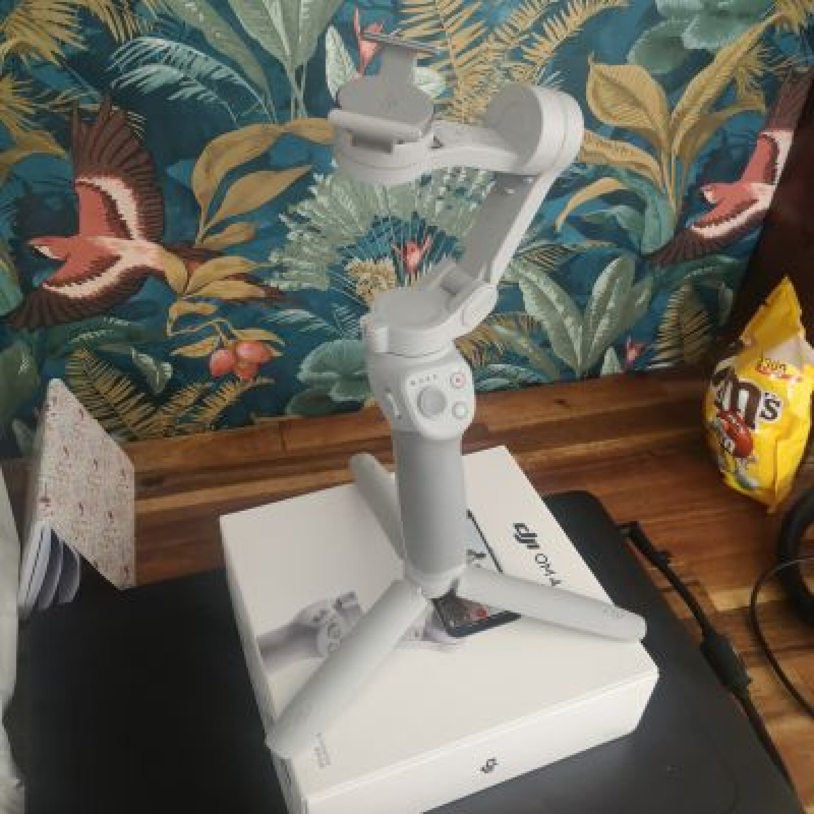 Dji Osmo Mobile 4 - Photo 2 sur 3