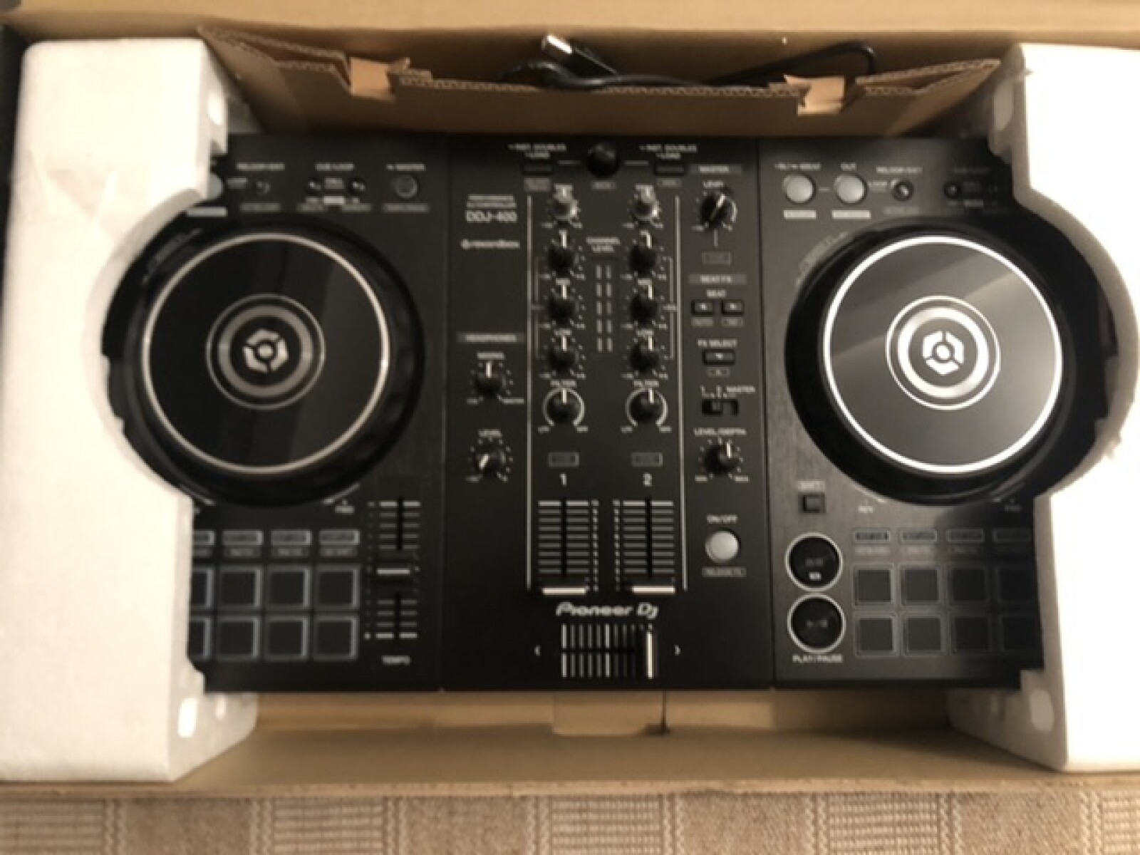 Pionner DDJ400 table de mixage  - Photo 2 sur 3