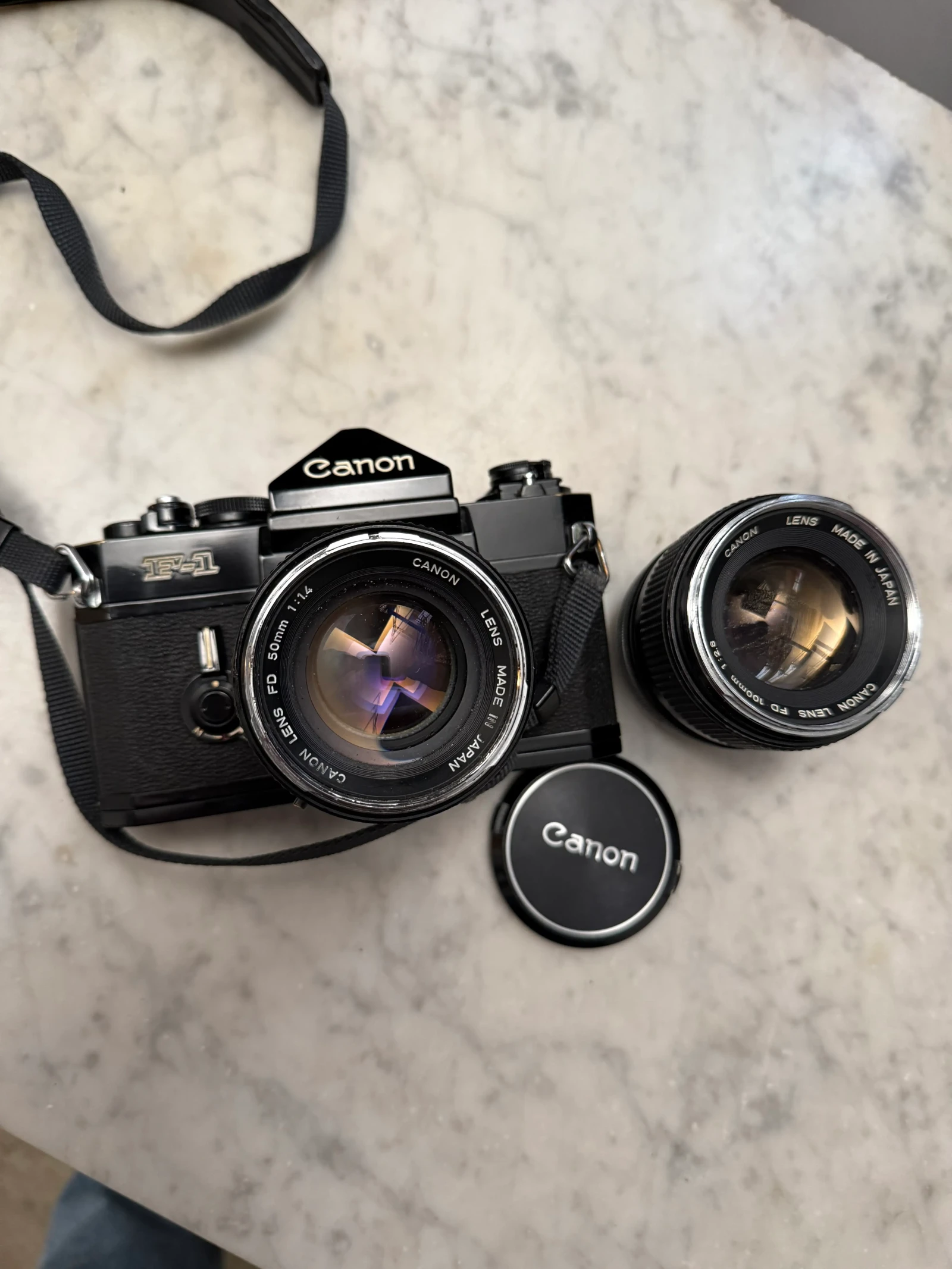 Canon F-1 - Photo 1 sur 4