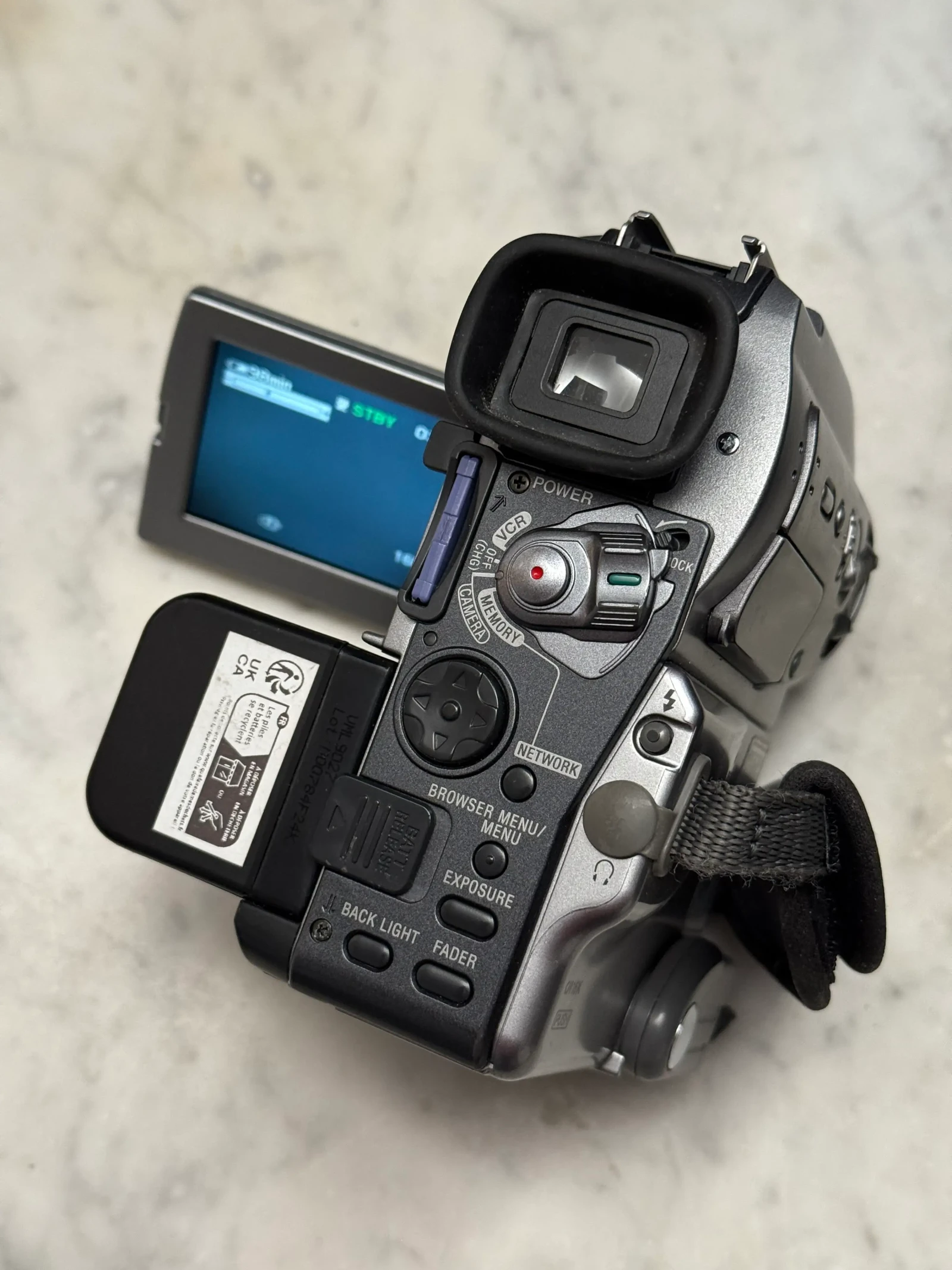 SONY DCR-PC120BT - Photo 2 sur 3