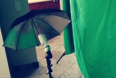 Location Fond vert avec Support + Un éclairage parapluie