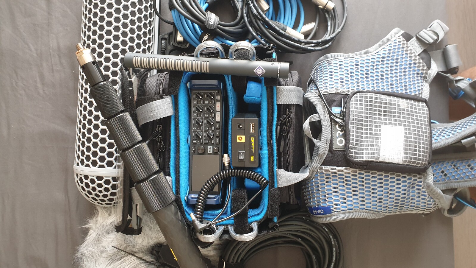 Kit Prise de Son Complet 1 : Zoom F8n + Perche + Micro + Blimp + Sac et Harnais - Photo 2 sur 7