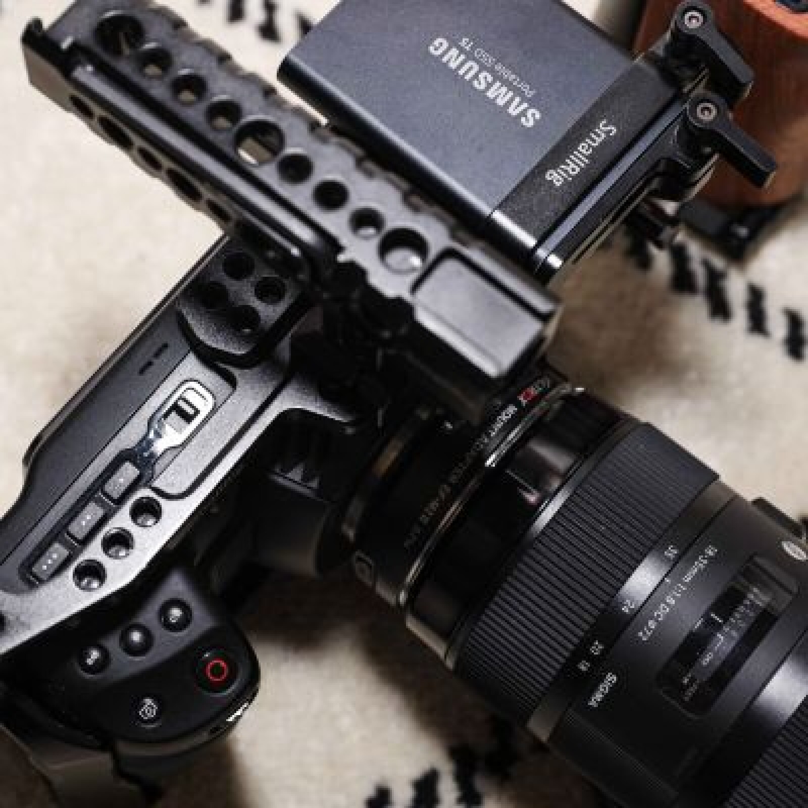 BLACK MAGIC POCKET CINEMA CAMERA (BMPCC 4K) #basic avec objectif - Photo 2 sur 5