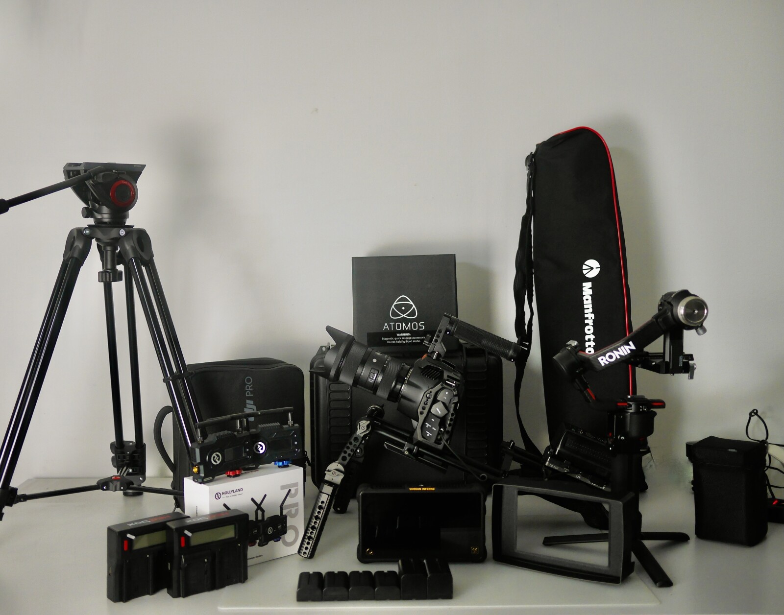 Pack tournage BMPC 6K Pro / Stabilisateur / Trépied / Système HF - Photo 1 sur 5