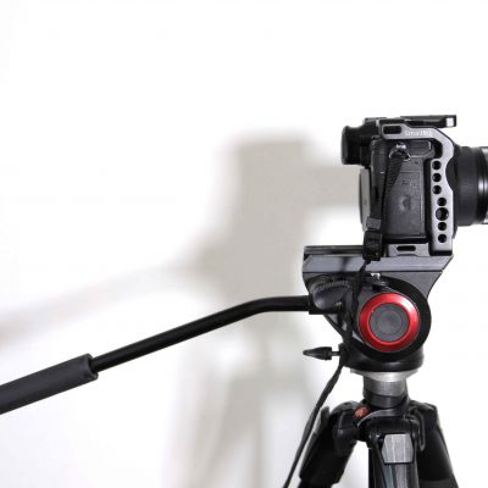 Panasonic GH5 + Panasonic 12-35 f2.8 + Panasonic 35-100 f2.8 + V-LOG + trépied - Photo 2 sur 4