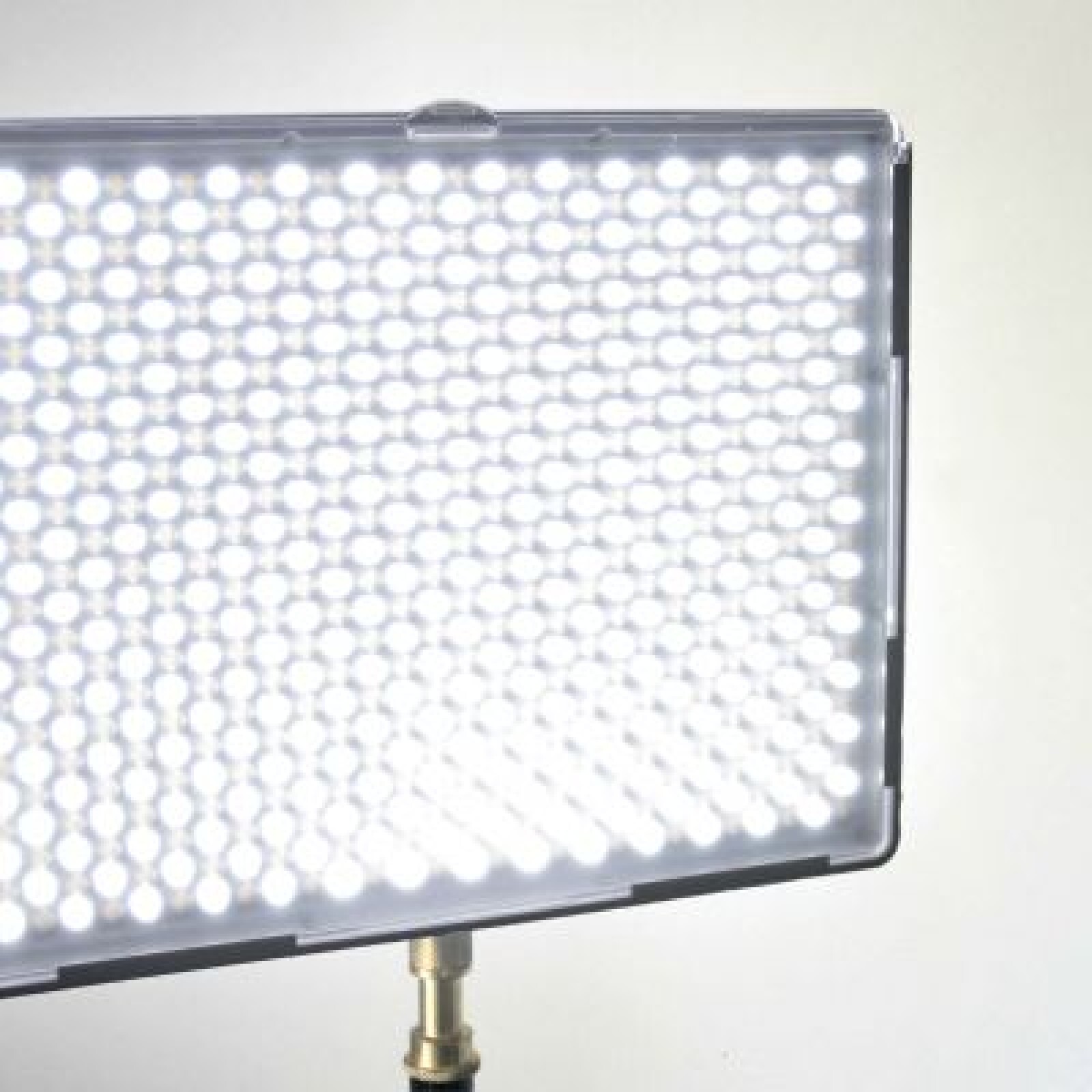 Panneau LED Aputure Amaran HR672C - Photo 1 sur 5