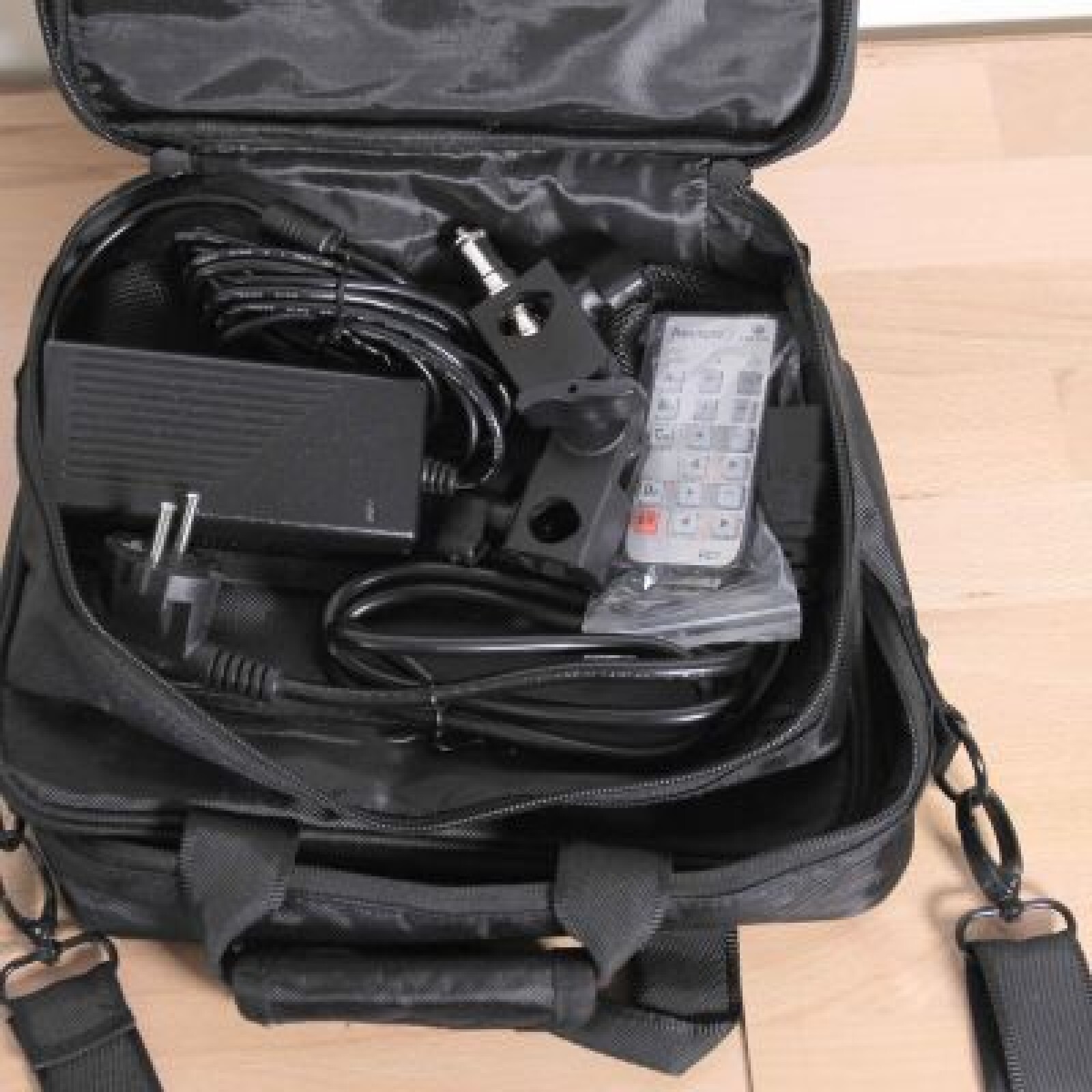 Panneau LED Aputure Amaran HR672C - Photo 5 sur 5