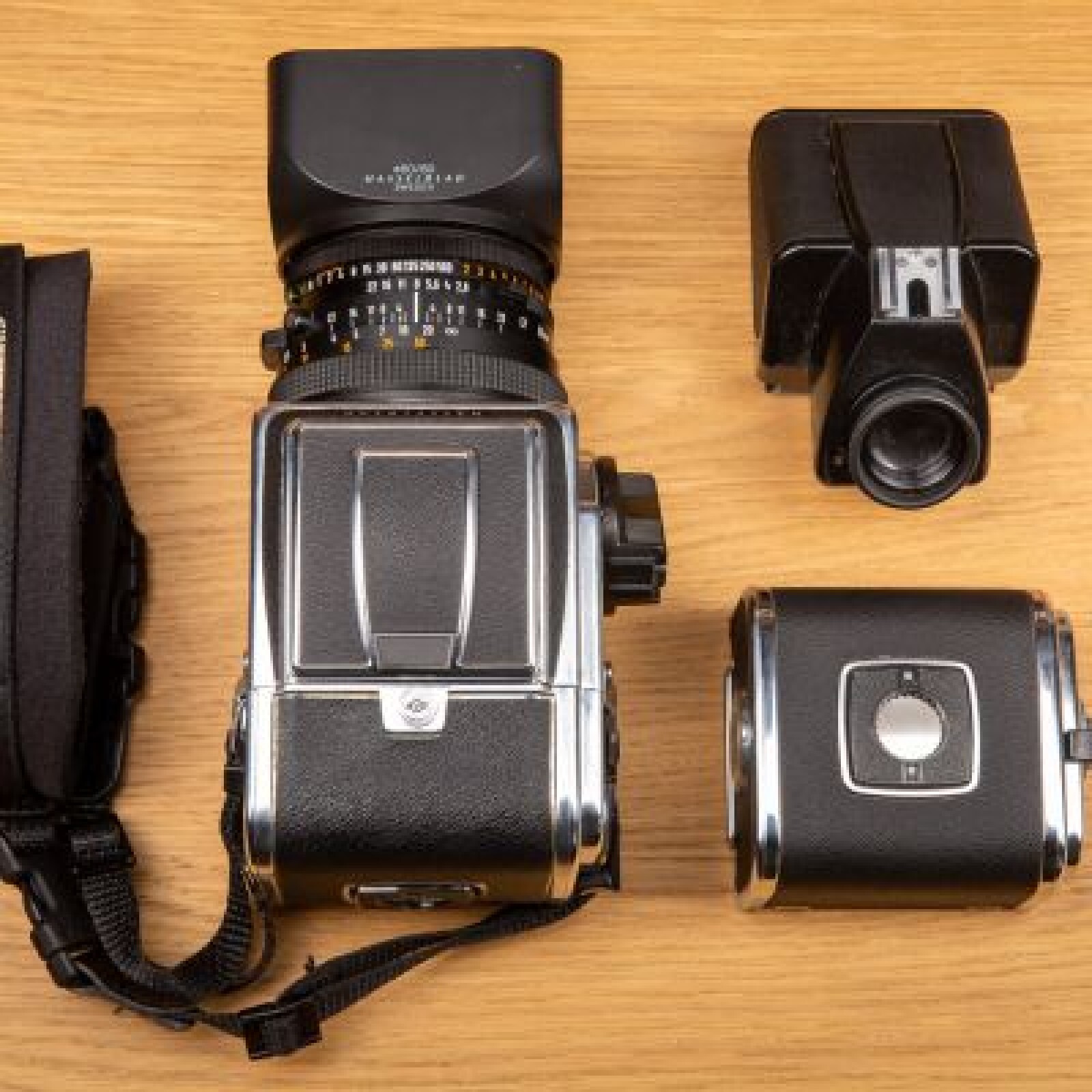 Boitier 6x6 Hasselblad + Plannar 80mm + Viseur Prisme - Photo 1 sur 3