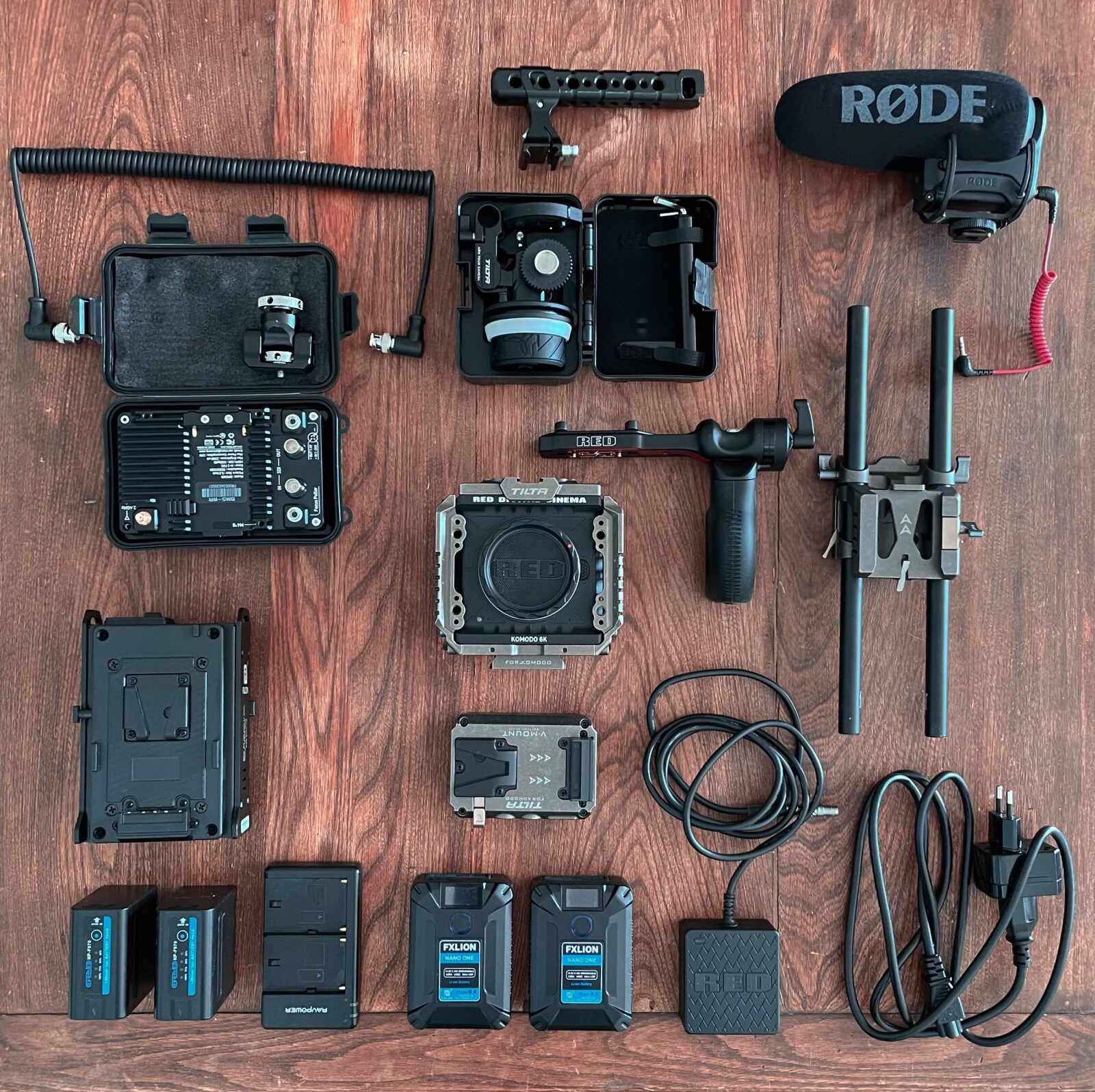 Pack RED KOMODO 6K - Photo 1 sur 3