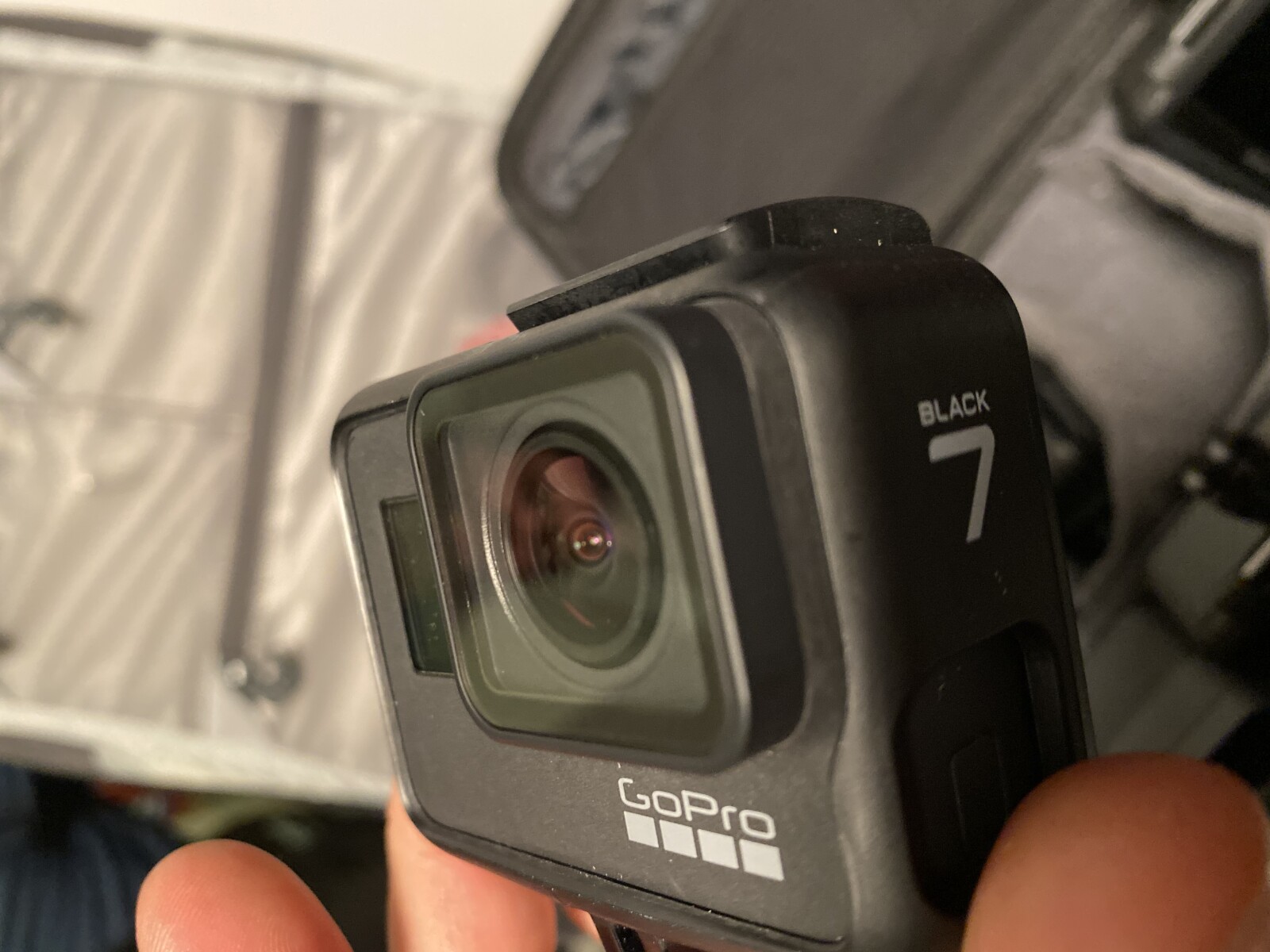 Gopro pack Aero 7 black + 12 batteries + 2 chargeurs + 3 ventouses - Photo 7 sur 8
