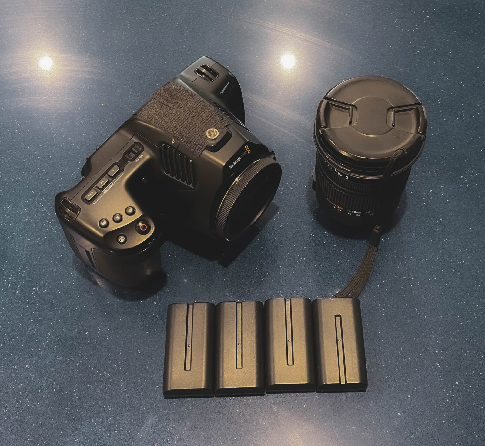 Blackmagic Pocket Cinema Camera 6k Pro - BMPCC6k Pro à Bordeaux - Photo 2 sur 2