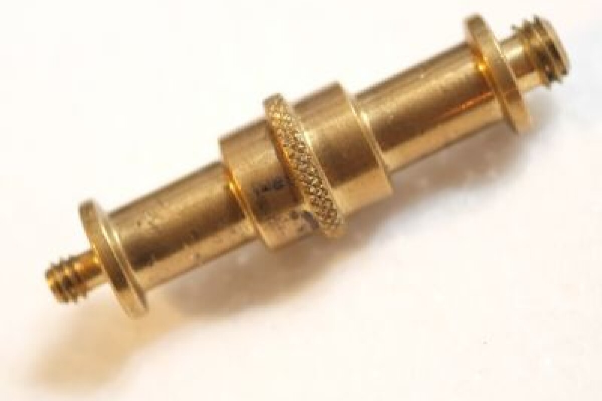Location Adaptateur Spigot MANFROTTO 013 double embout mâle 5/8" 16 mm - Lightyshare