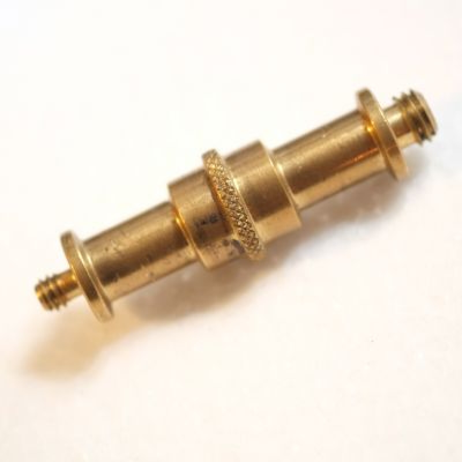 Adaptateur Spigot MANFROTTO 013 double embout mâle 5/8" 16 mm - Photo 1 sur 1
