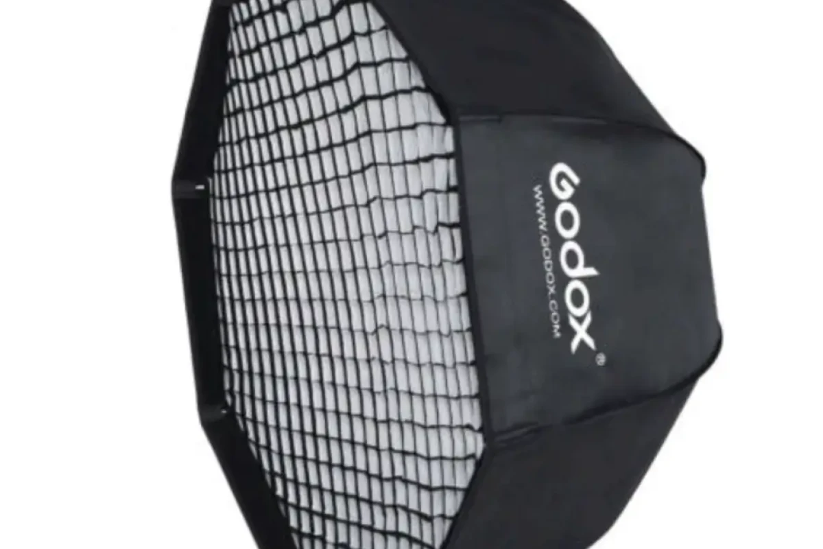 Location Godox softbox octogonale parapluie monture Bowens 95 cm avec grille Godox softbox octogonale parapluie monture Bowens 95 cm avec grille - Lightyshare