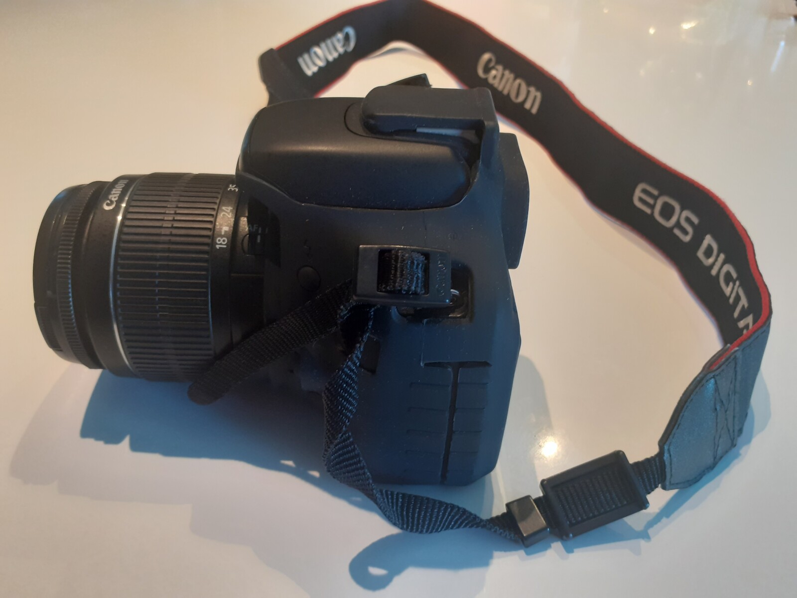 Canon 550D avec objectif 18-55 - Photo 1 sur 4