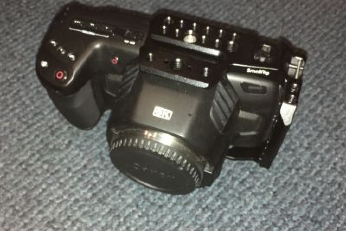 Location BLACK MAGIC POCKET CINEMA CAMERA 6K (BMPCC) + 4 batteries - Lightyshare
