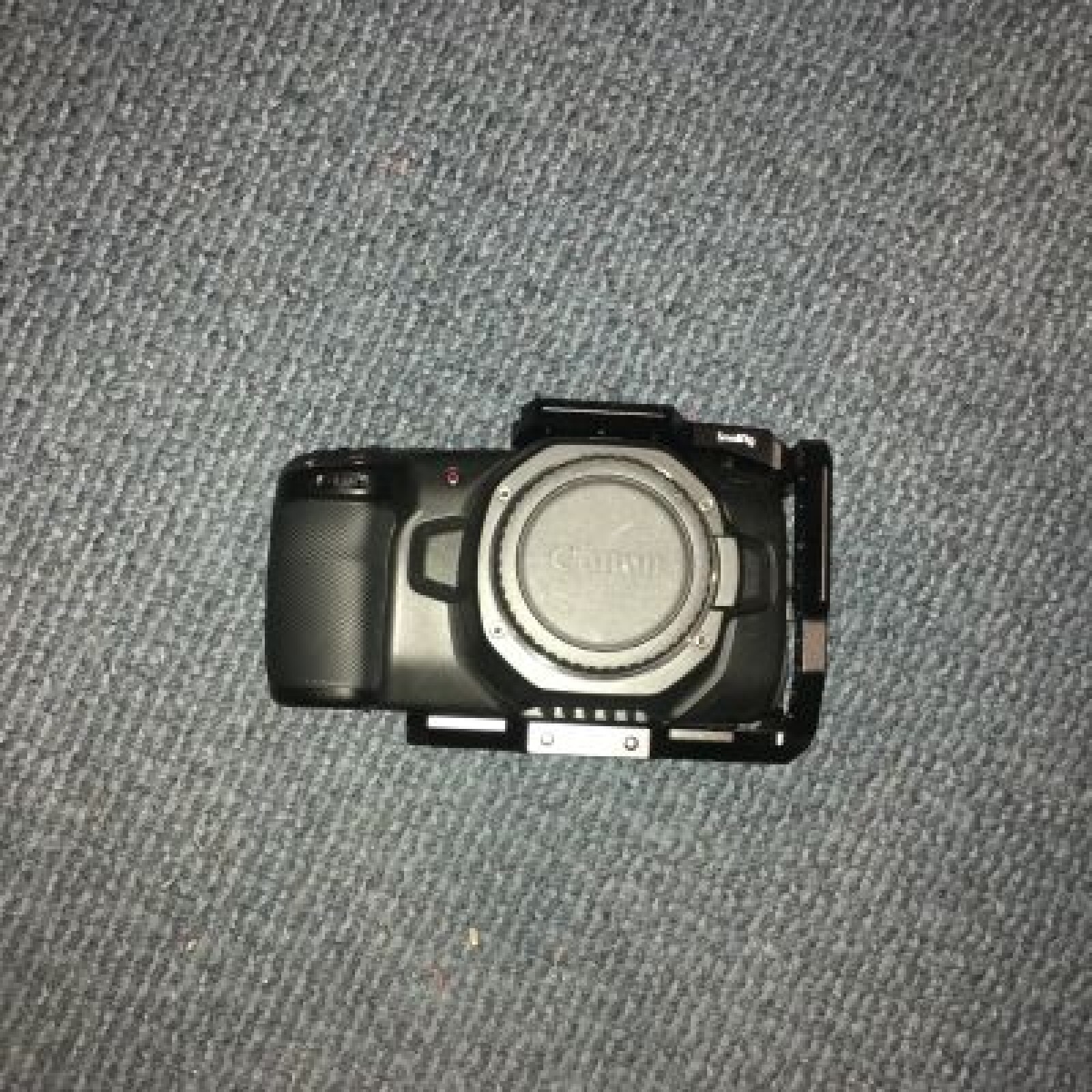 BLACK MAGIC POCKET CINEMA CAMERA 6K (BMPCC) + 4 batteries - Photo 2 sur 3
