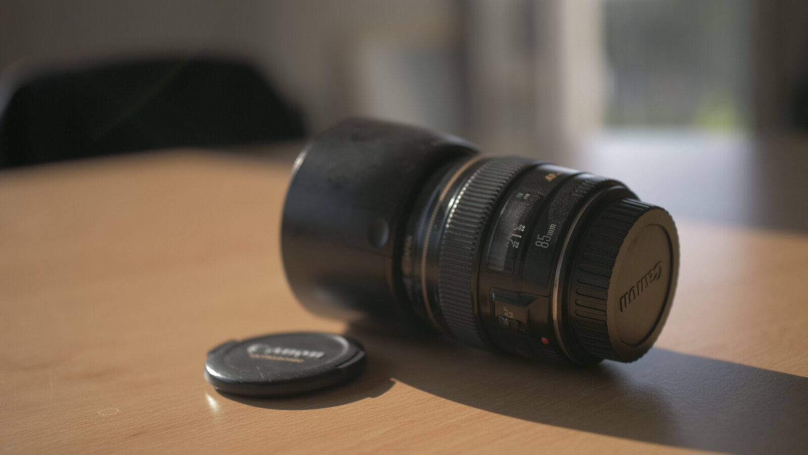 Canon EF 85mm f/1.8 USM - Photo 1 sur 2