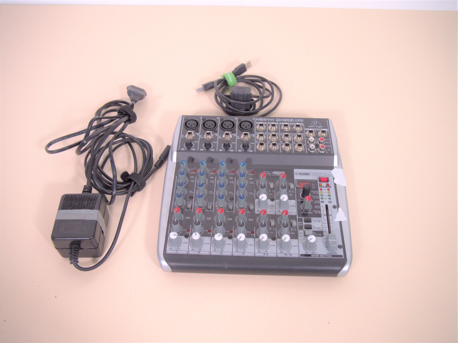 Beh­ringer Xenyx QX1202USB (carte son) - Photo 1 sur 1